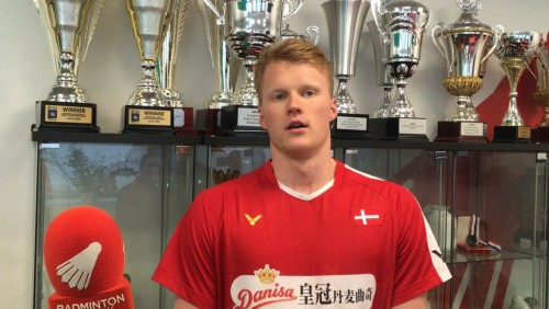 他的一舉一 他的一舉一